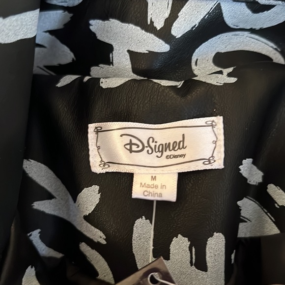 GIRL DISNEY DESCENDANT 3 MOTO JACKET black zipper sz M 54.00 MSRP D SIGNED - Picture 4 of 10